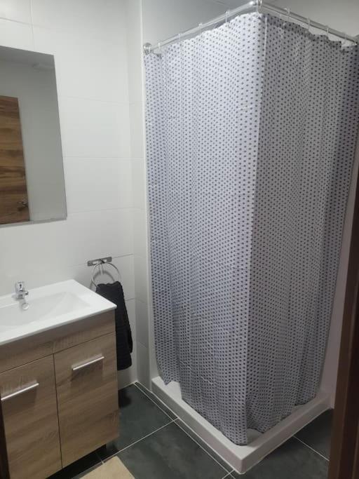 Apartamento Kuko Con Wifi Al Lado Metro Bilbao Exterior photo